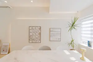 화이트 톤의 미니멀 감성 오피스 인테리어